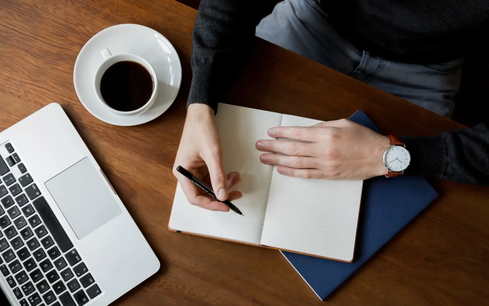 /heros/hero-publications.webp